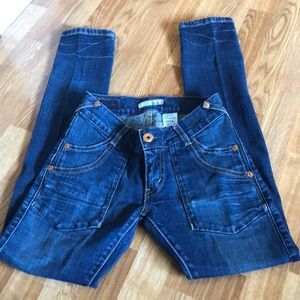 Levi’s woman’s slouch skinny 504 jeans